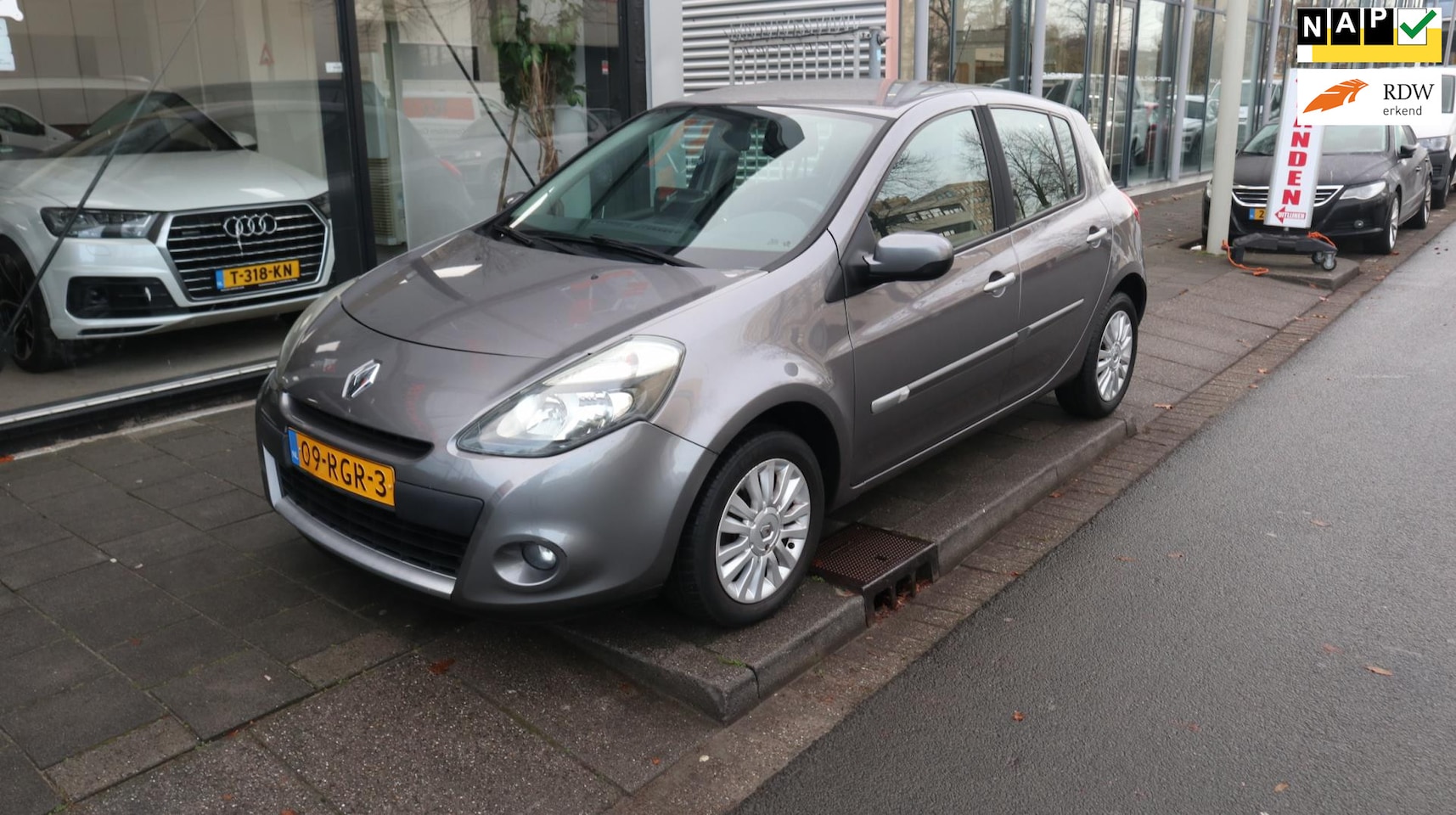 Renault Clio - 1.2 Collection NAVIGATIE/ ACHTERUIT RIJ CAMERA, CARPLAY - AutoWereld.nl