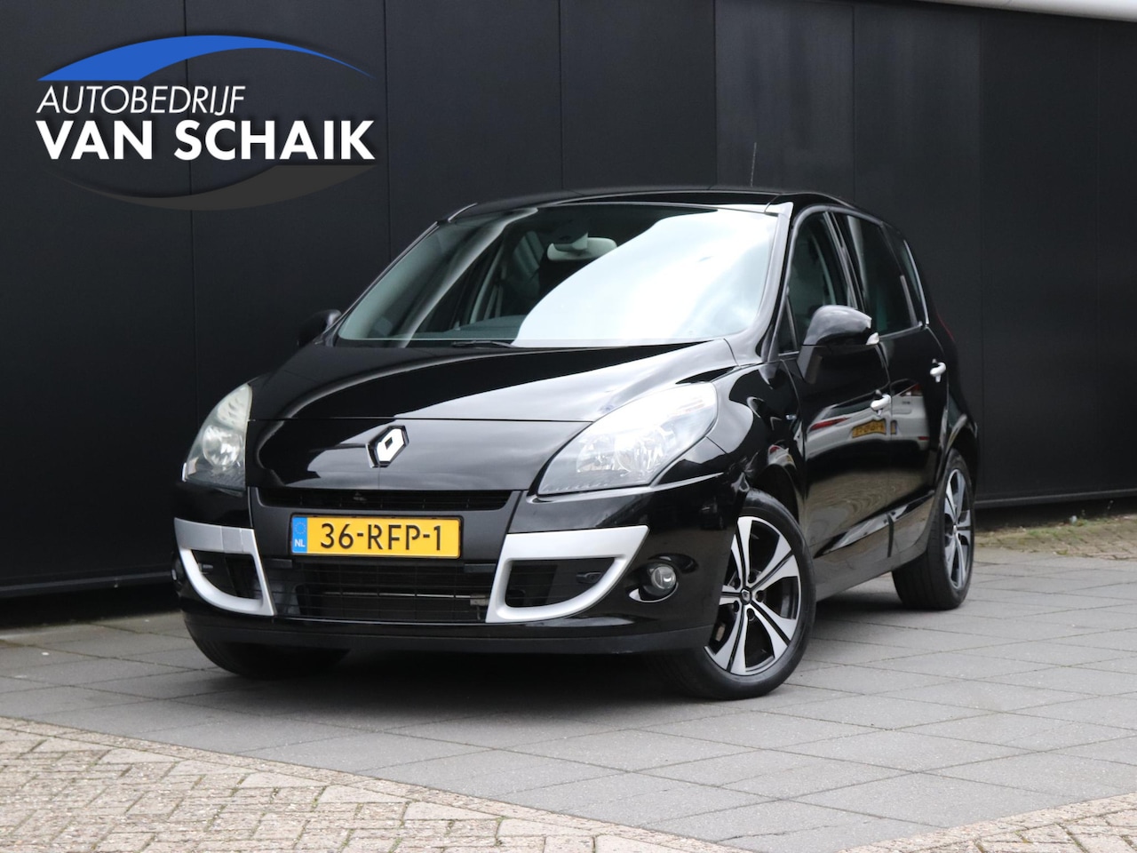 Renault Scénic - 2.0 Bose | BOSE | TREKHAAK | CAMERA | NAVI | CRUISE | - AutoWereld.nl