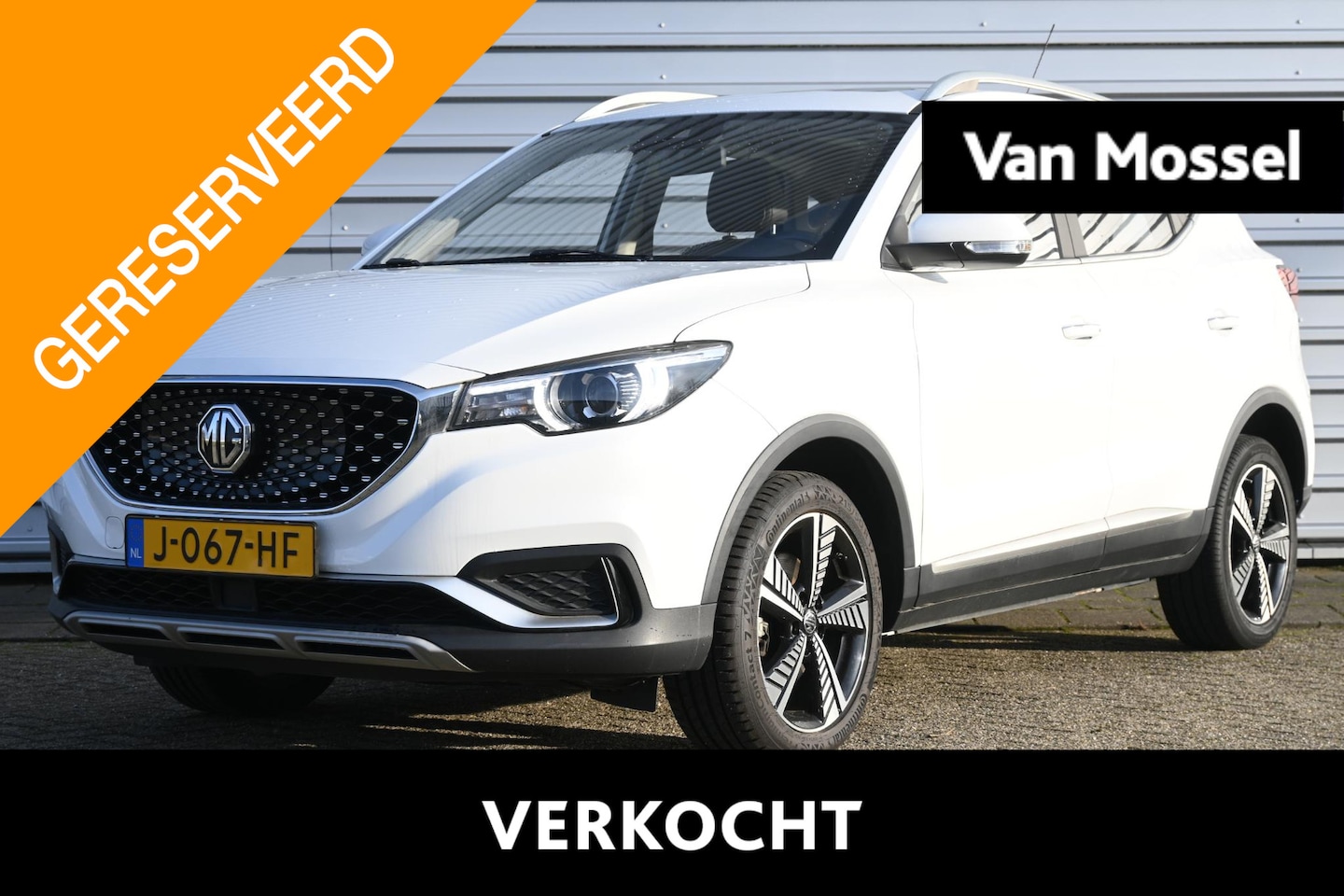 MG ZS - Luxury 45 kWh Panoramadak | Leder | Stoelverwarming | Achteruitrijcamera | Navigatie | App - AutoWereld.nl
