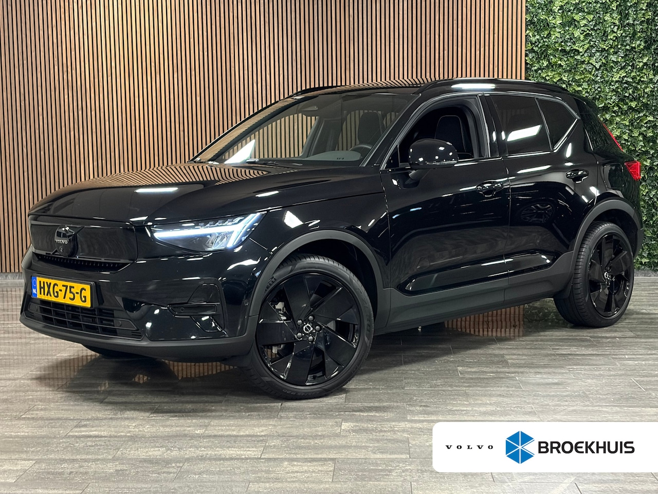 Volvo EX40 - Single Motor Extended Range Ultra Black Ed. 82 kWh | 100% SoH | Trekhaak | Schuifdak | 360 - AutoWereld.nl