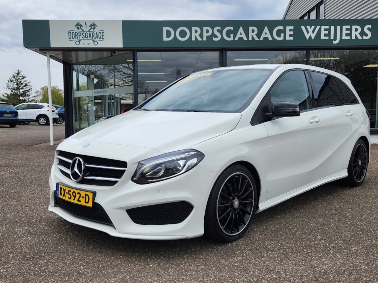 Mercedes-Benz B-klasse - 180 AMG Night Edition Plus 180 AMG Night Edition Plus, Automaat, Navi, Trekhaak, 18 inch, - AutoWereld.nl