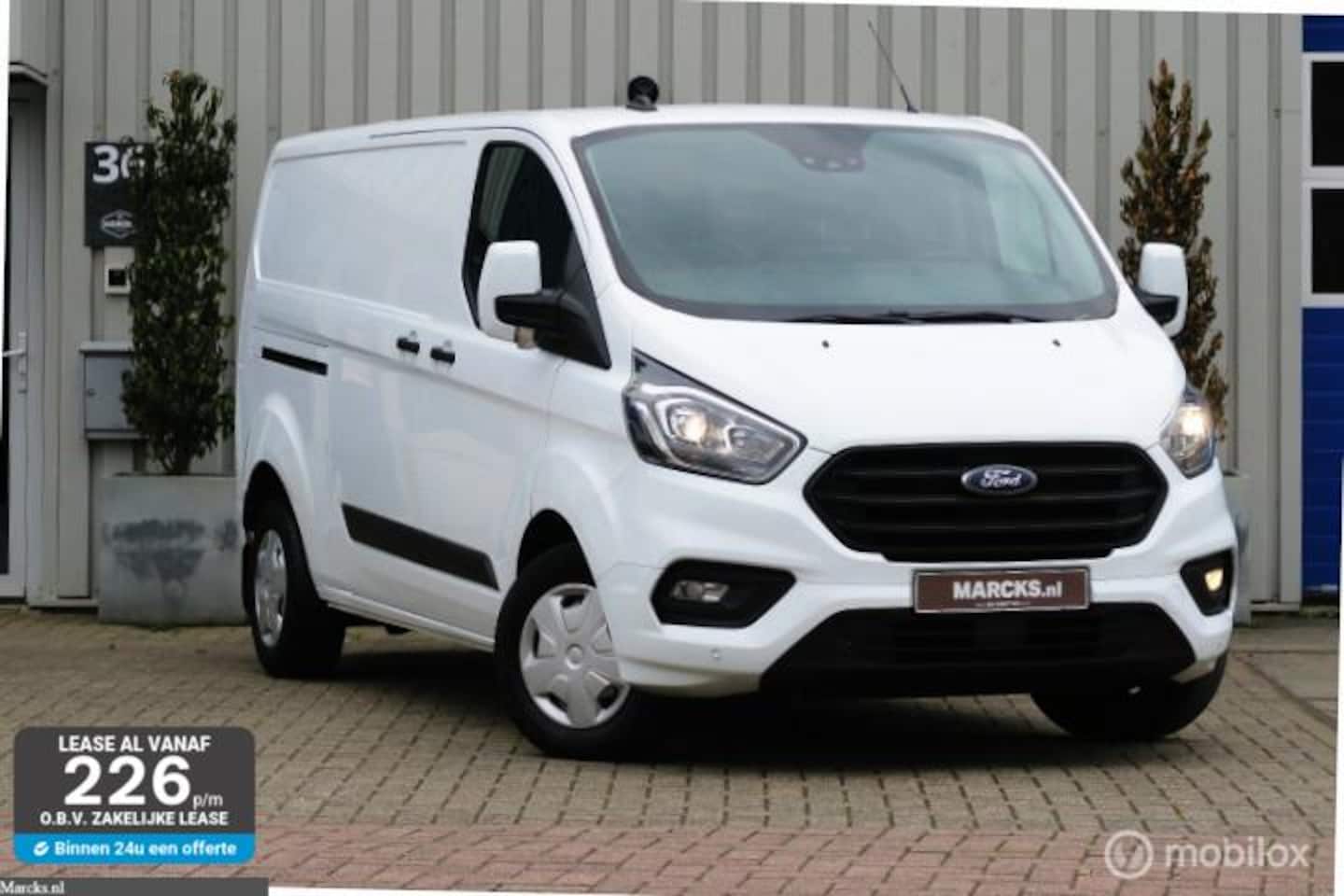 Ford Transit Custom - 2.0 TDCI 130pk L2H1 3 persoons EURO 6 - AutoWereld.nl