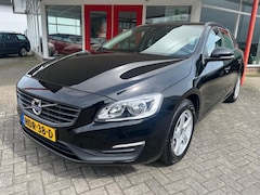 Volvo V60 - 2.0 T3 152PK Momentum PDC/BLUETOOTH/NAVI