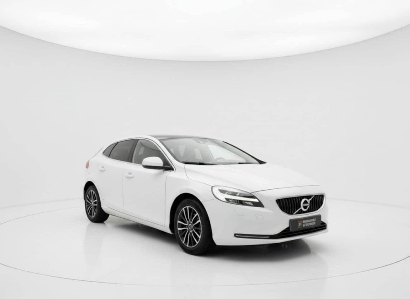 Volvo V40 - 2.0 D2 NORDIC+. PDC, NAVI. SUNROOF - AutoWereld.nl