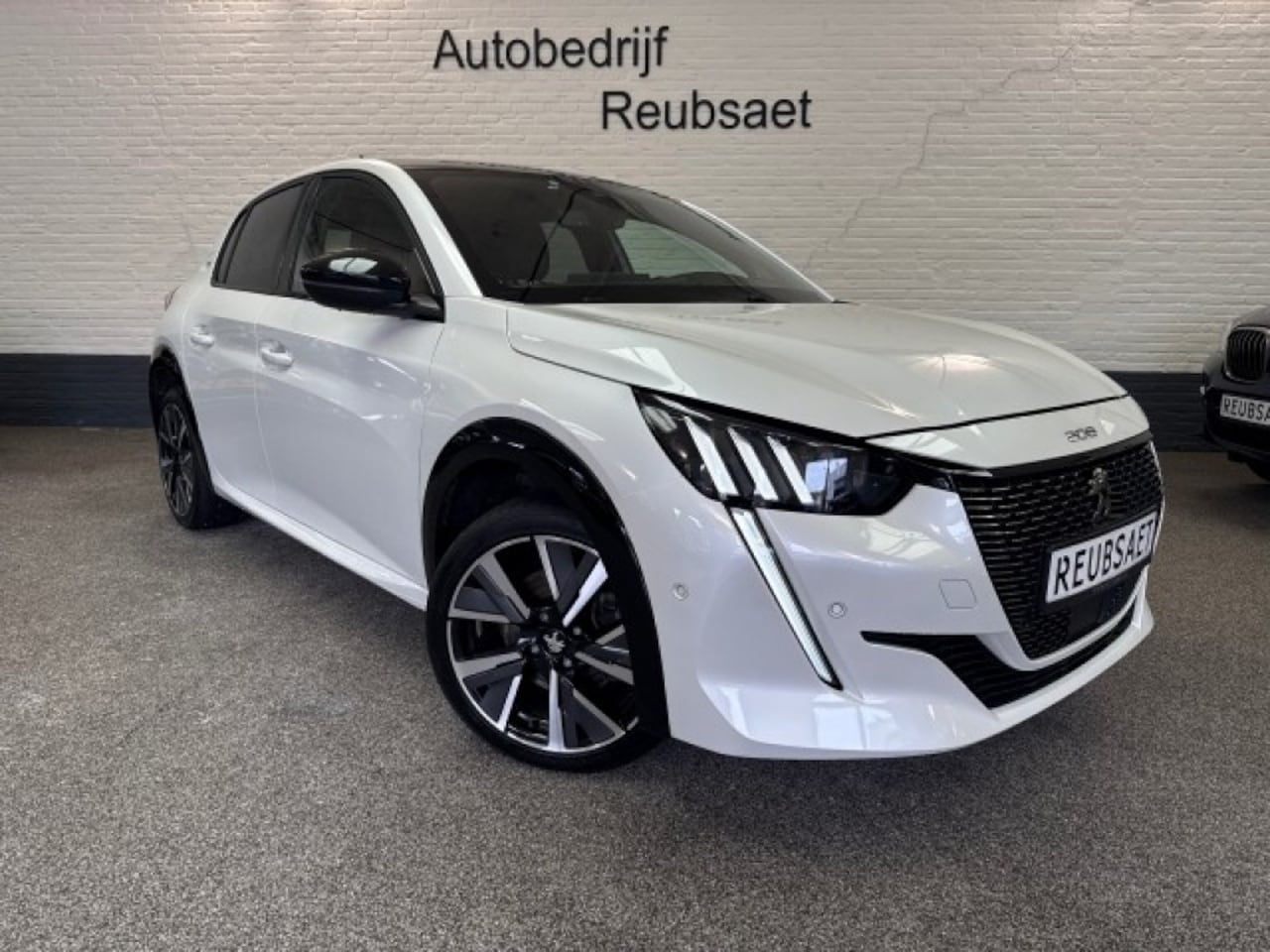 Peugeot 208 - 1.2 PureTech GT-Line Clima Navi Cruise Camera Carplay Incl 12Mnd Garantie - AutoWereld.nl