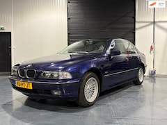 BMW 5-serie - 520i Executive, uitzonderlijk onderhouden Nette staat