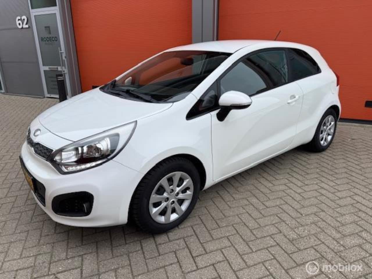 Kia Rio - 1.2 CVVT Plus Pack 3DRS KM 147.000 NAP -AIRCO- APK - AutoWereld.nl