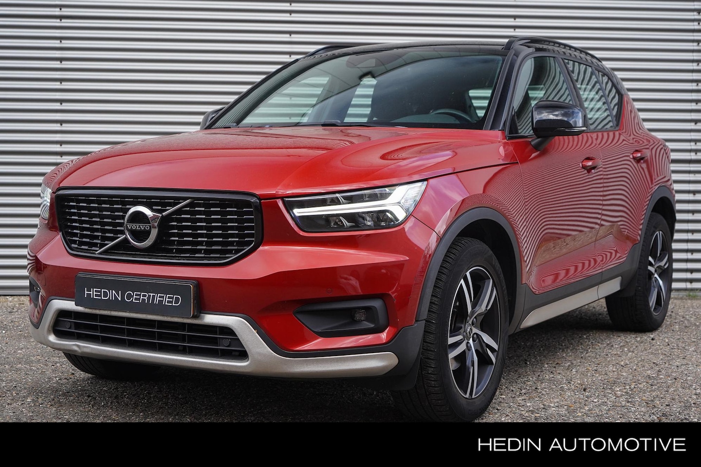 Volvo XC40 - T3 Automaat R-Design | Adaptive Cruise | BLIS | Keyless | Zwart Dak | All Seasons | Naviga - AutoWereld.nl