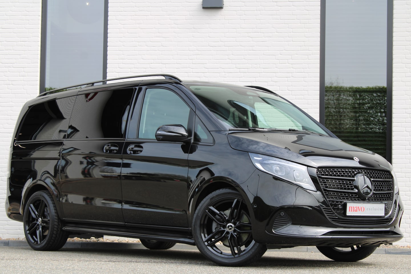 Mercedes-Benz V-klasse - 300d / DC / 4-Matic / 2x Elec Schuifd / 10.000km!! / 360 Camera / Vol Opties / NIEUWSTAAT - AutoWereld.nl