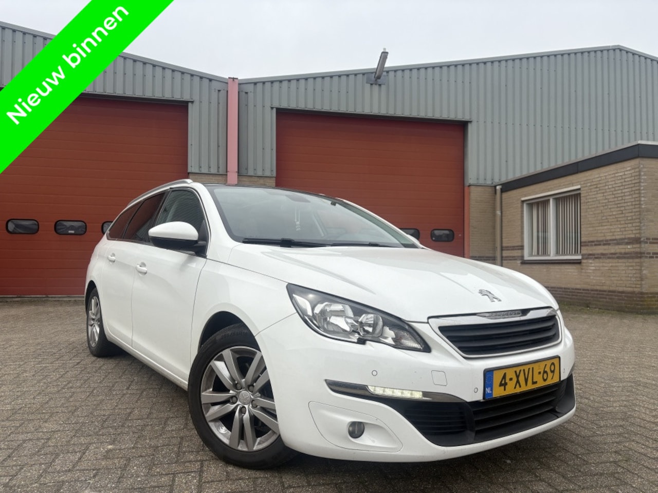 Peugeot 308 - 1.6 BlueHDI Clima Parkeersensor Panoramadak - AutoWereld.nl