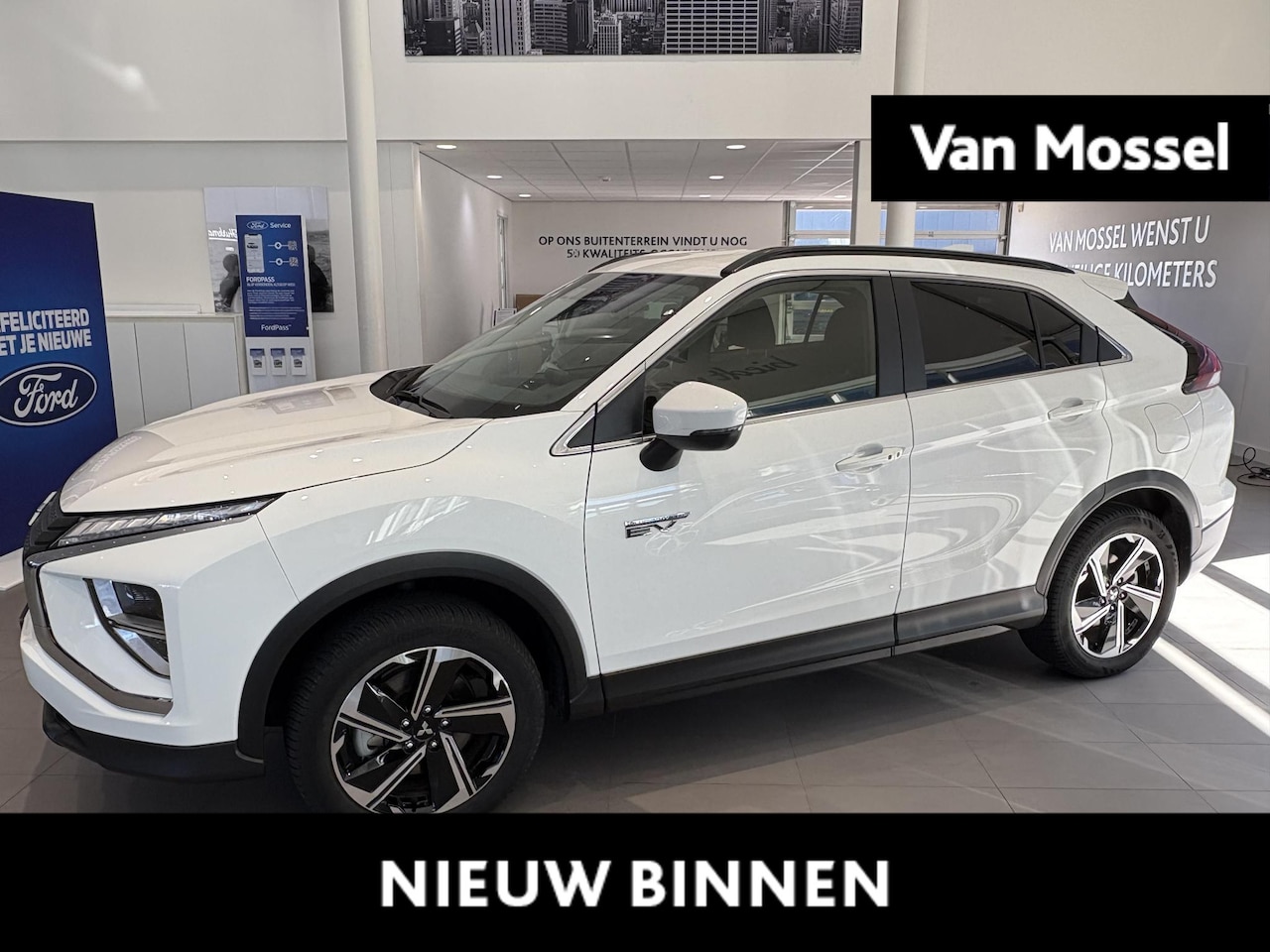 Mitsubishi Eclipse Cross - 2.4 PHEV Intense | AUTOMAAT | STOELVERWARMING | TREKHAAK | LICHTMETALEN VELGEN | CRUISE CO - AutoWereld.nl