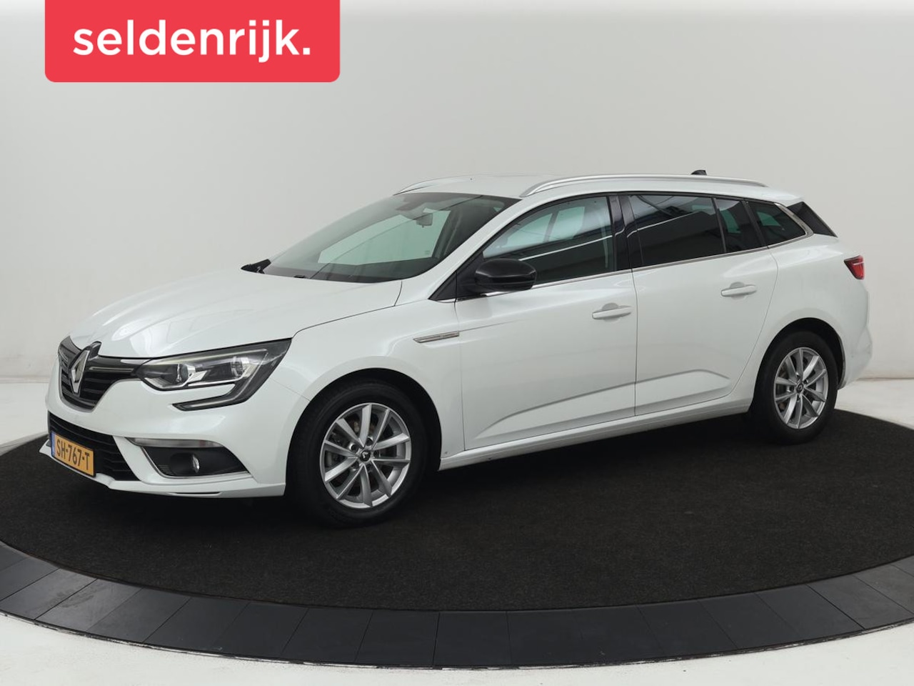 Renault Mégane - 1.2 TCe Limited | Trekhaak | Carplay | Navigatie | Keyless | Climate control | DAB | Parke - AutoWereld.nl