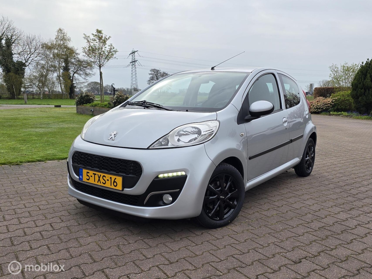 Peugeot 107 - 1.0 Active/AIRCO/5D/LM-VELGEN - AutoWereld.nl