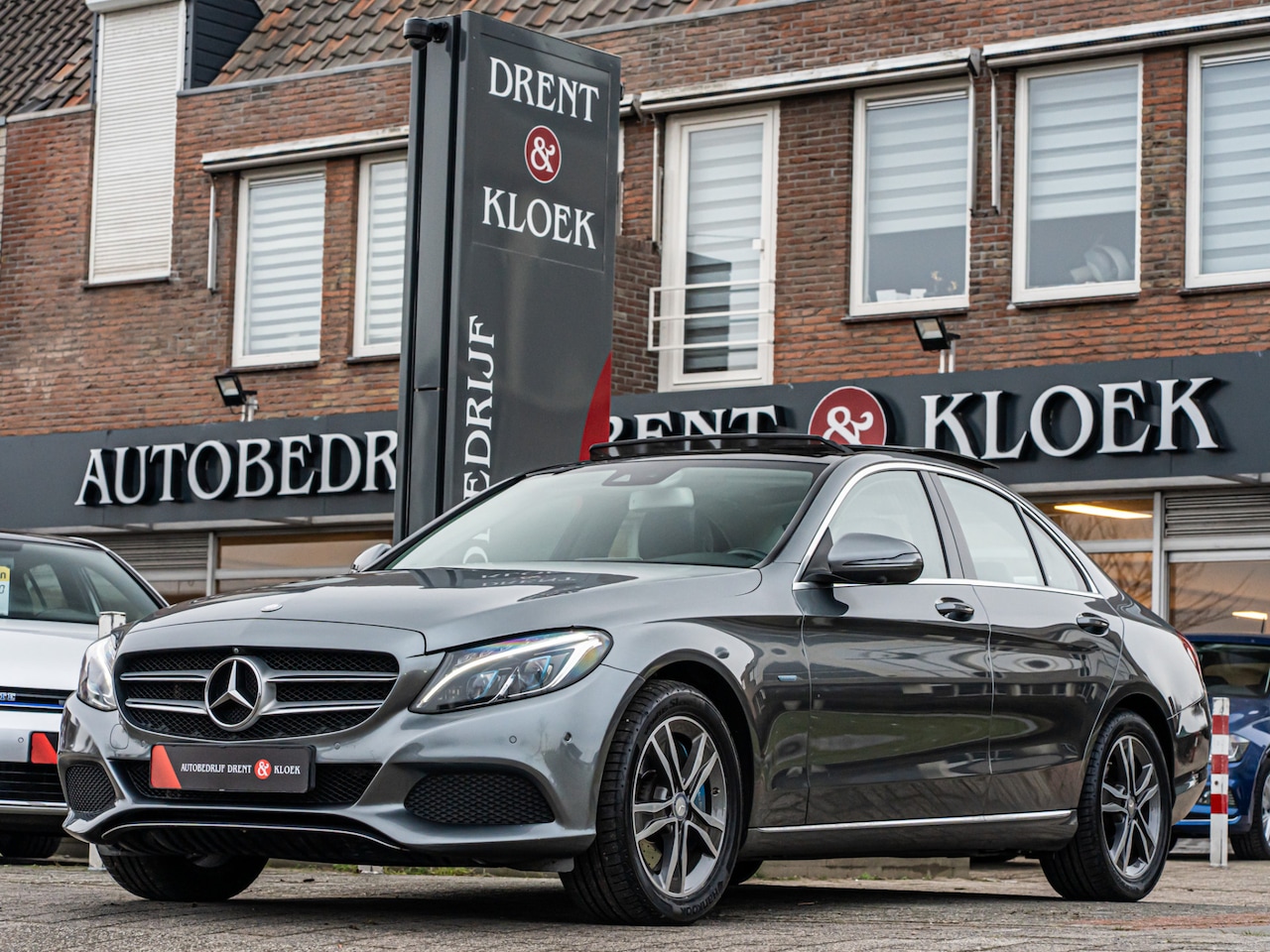 Mercedes-Benz C-klasse - 350 e Lease Edition PANO 360 CAMERA TREKHAAK ELEK STOELEN HIGH LED LUCHTVERING - AutoWereld.nl
