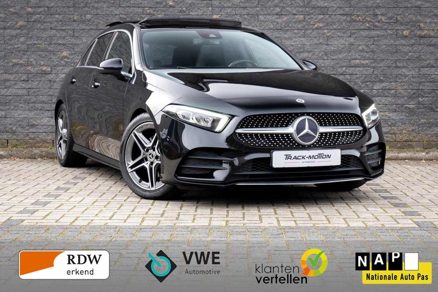 Mercedes-Benz A-klasse - 200 AMG-line Panoramadak Ambient - AutoWereld.nl