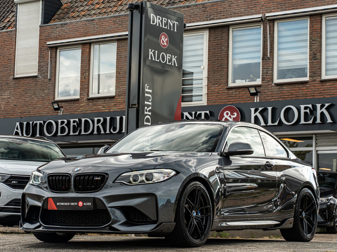 BMW 2-serie Coupé - M2 DCT ORG NL PANO ELEK STOEL CAMERA APPLE CARPLAY FE UITLAAT CARBON PAKKET BOMVOL!!! - AutoWereld.nl