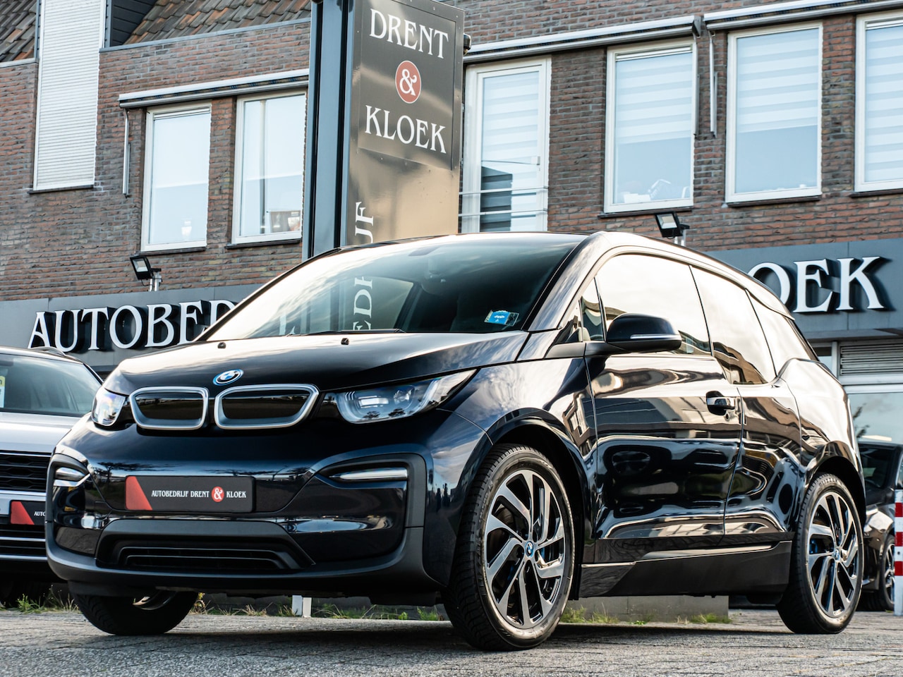 BMW i3 - Basis 120Ah 42 kWh ORG NL WARMTEPOMP LED STOELVERW 19 INCH CRUISE PDC - AutoWereld.nl