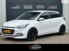 Hyundai i20 - 1.2 HP Business Edition AIRCO / LEES TEKST