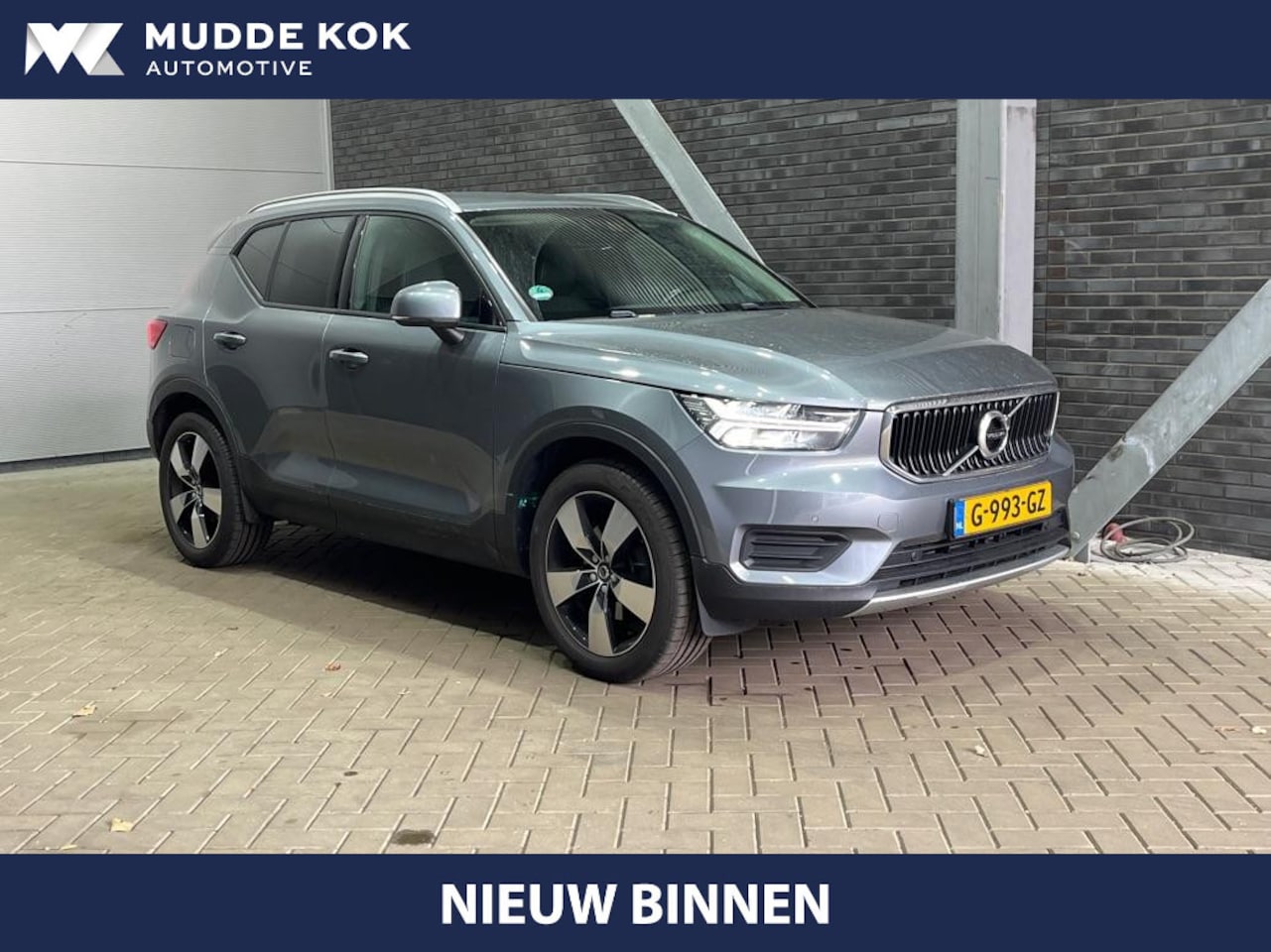 Volvo XC40 - 2.0 T4 Momentum | Trekhaak | Camera | Getint Glas | Keyless | Apple Carplay - AutoWereld.nl