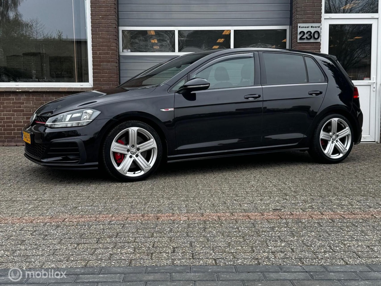 Volkswagen Golf - 2.0 TSI GTI Performance ECC-AIRCO/DIGITELLER - AutoWereld.nl