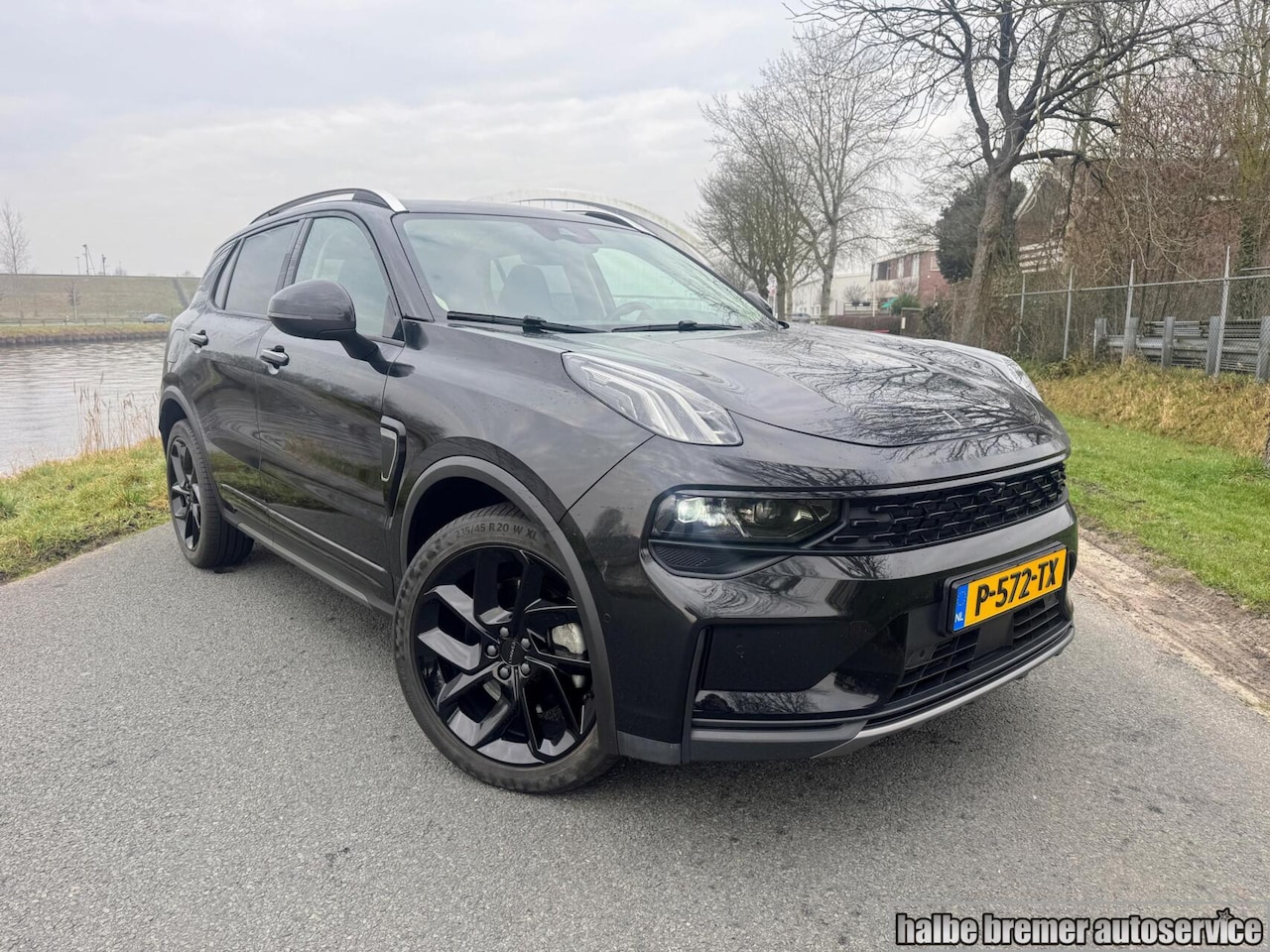 Lynk & Co 01 - Black Edition |Pano|Carplay|Stoelverwarming - AutoWereld.nl