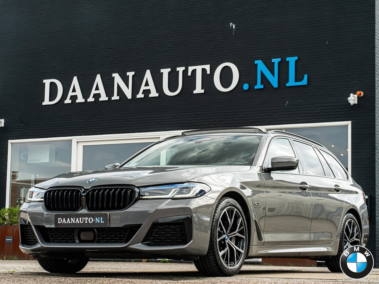 BMW 5-serie Touring - 530e xDrive High Executive M Sport Pano CoPilot Laser - AutoWereld.nl