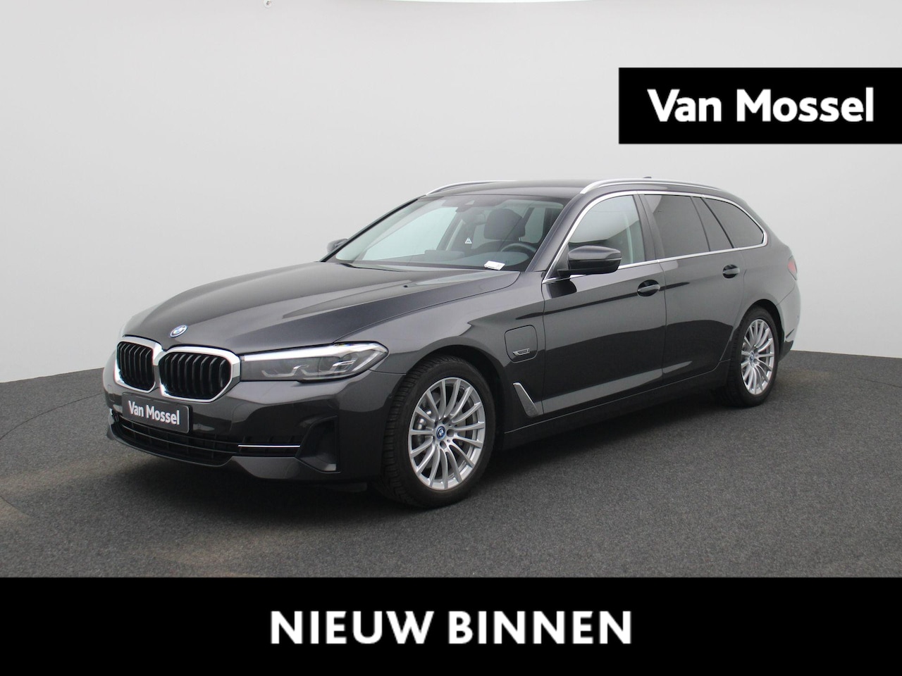 BMW 5-serie Touring - 520e 150kW | ACHTERUITRIJCAMERA | LEDER INTERIEUR | NAVIGATIE GROOT | MEMORY SEAT | TREKHA - AutoWereld.nl