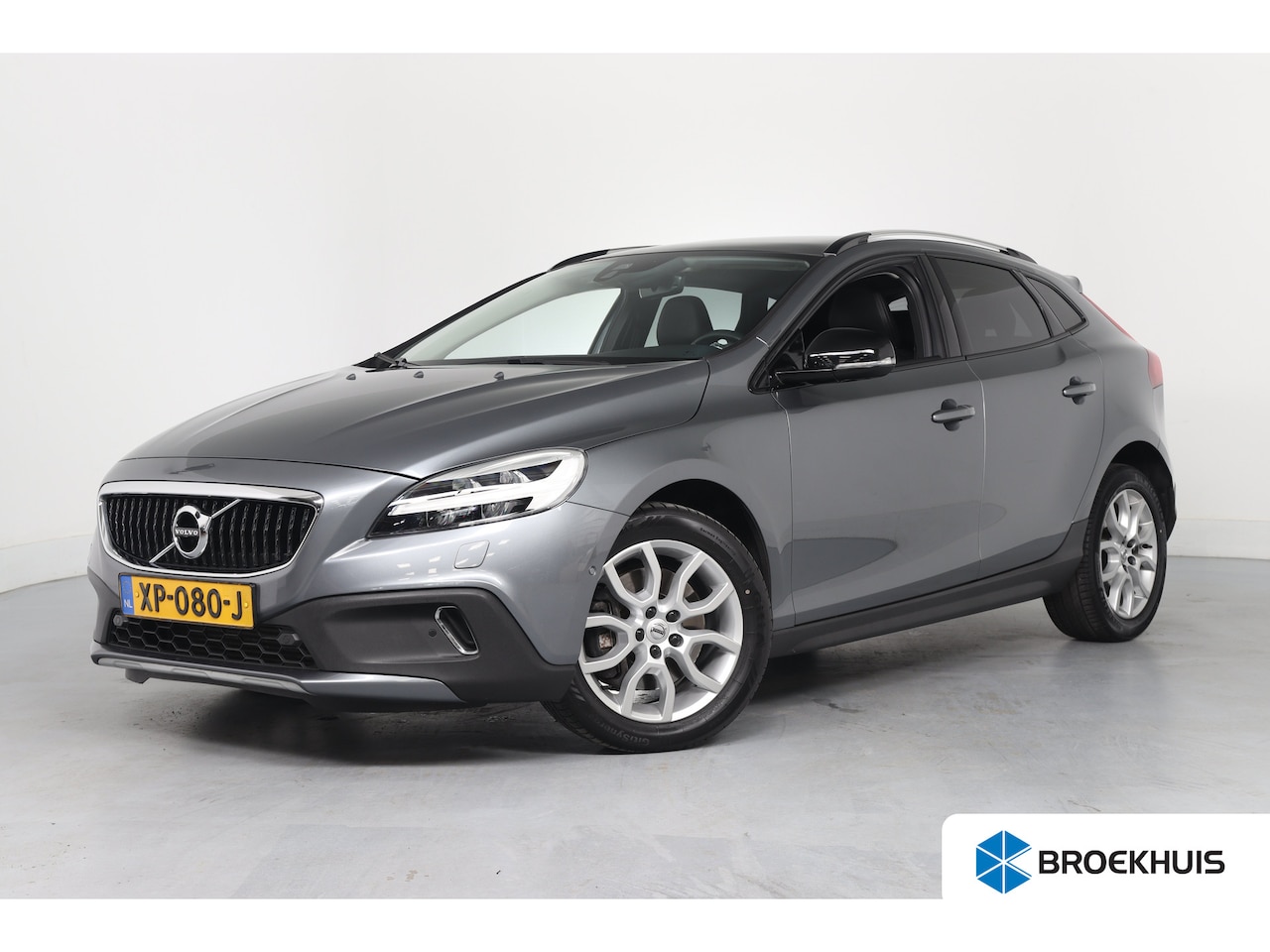 Volvo V40 Cross Country - 1.5 T3 Polar+ Luxury | Automaat! | Trekhaak | LED | Harman/Kardon | Panorama Dak | Camera - AutoWereld.nl