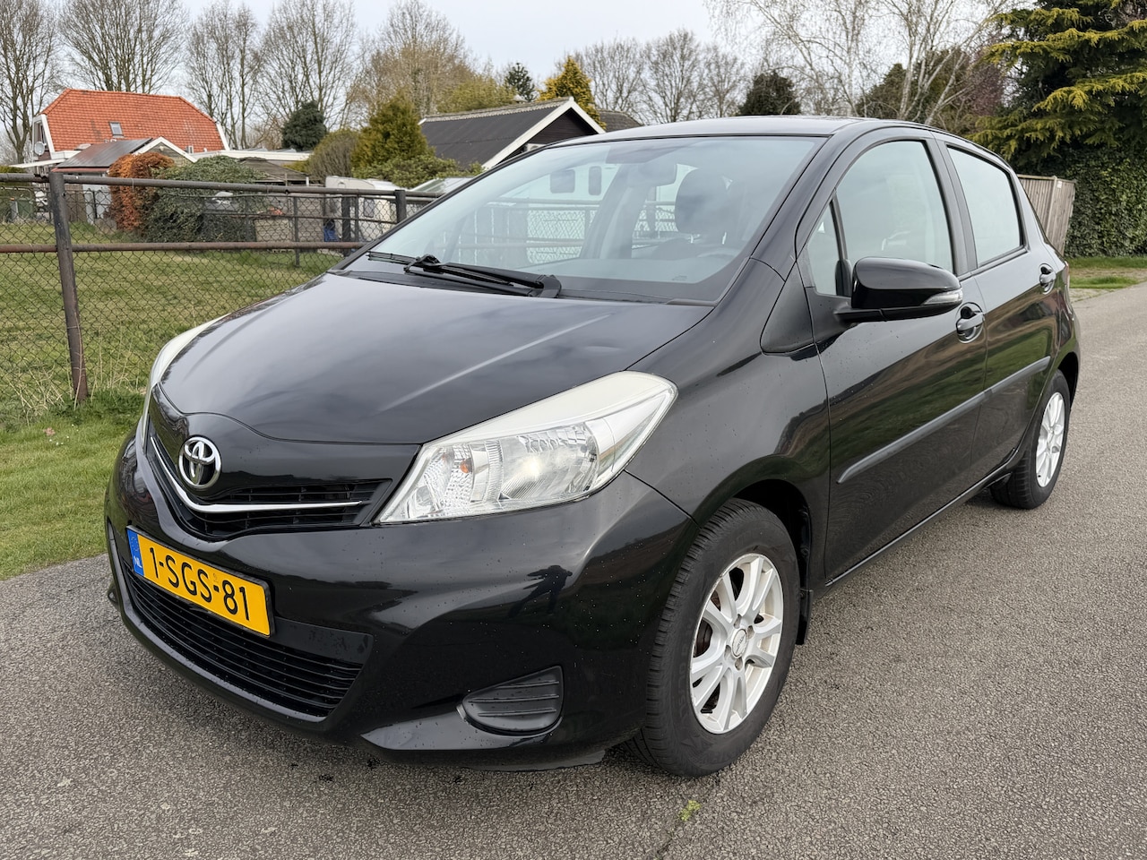 Toyota Yaris - 1.0 VVT-i Now Airco / PDC / Trekhaak - AutoWereld.nl
