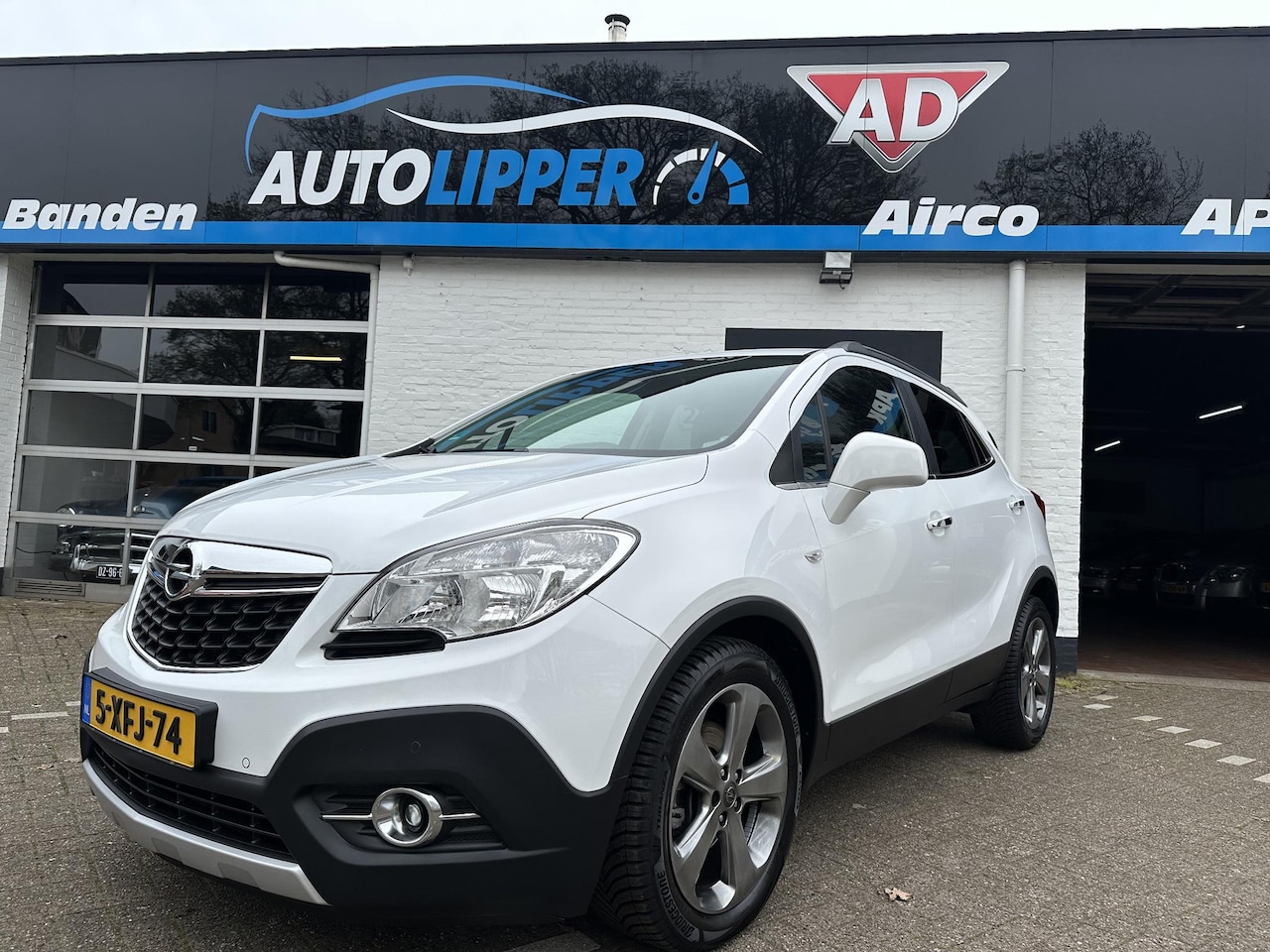 Opel Mokka - 1.4 T Cosmo /nieuwe apk bij aflevering/All season banden/Lm velgen/navigatie - AutoWereld.nl