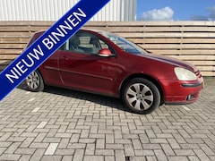 Volkswagen Golf - 1.6 FSI Sportline / Clima / Trekhaak / Cruise