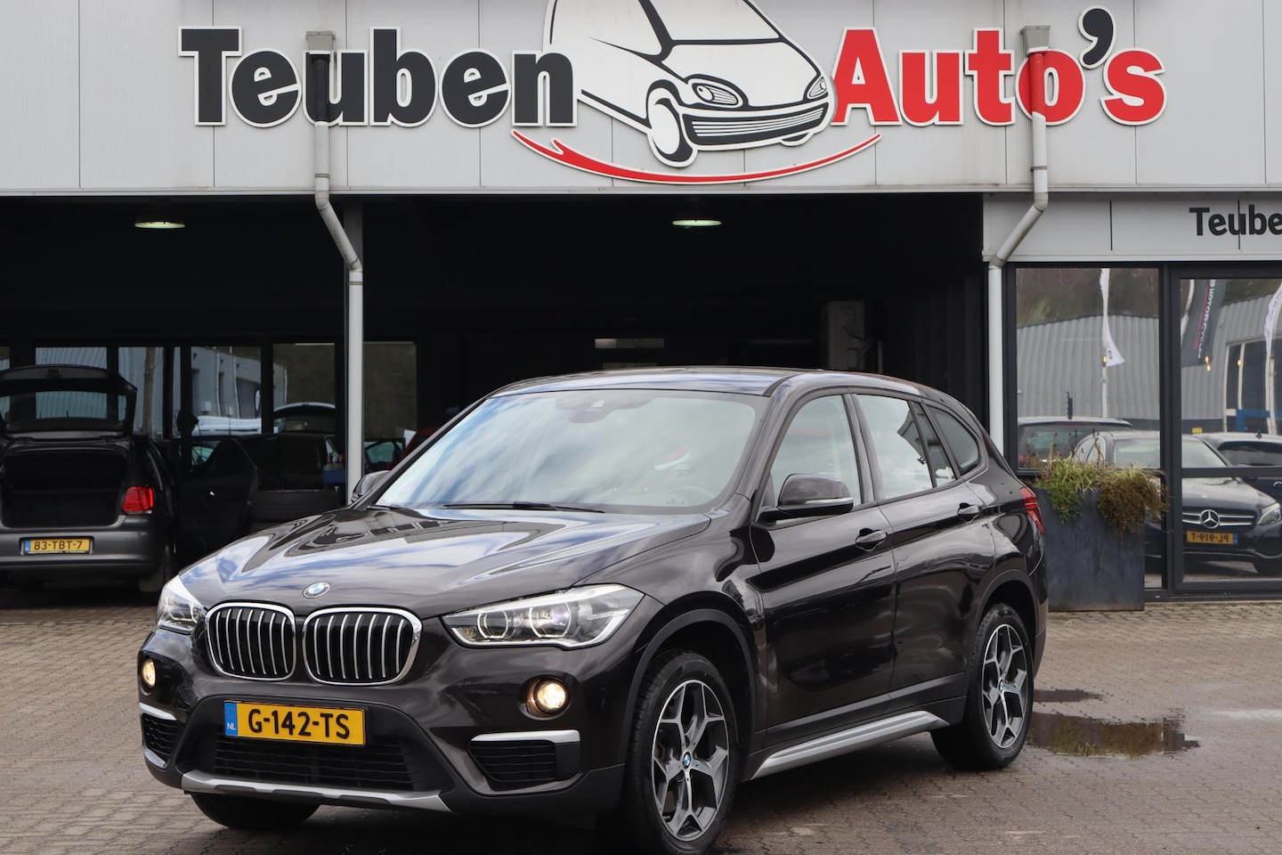 BMW X1 - xDrive20i Centennial High Executive Navigatie, Trekhaak, Cruise control, Climate control, - AutoWereld.nl