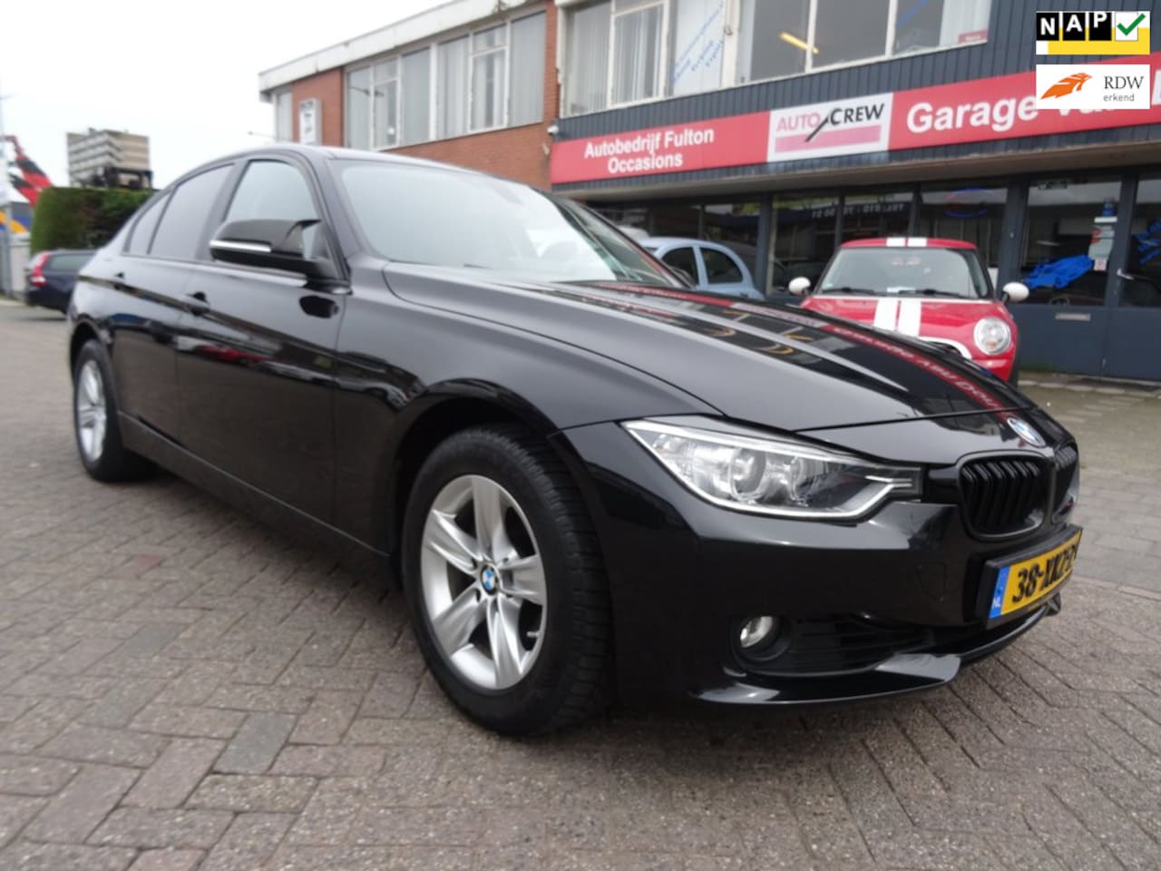 BMW 3-serie - 320i Executive/Automaat/Camera/Carplay/LED - AutoWereld.nl