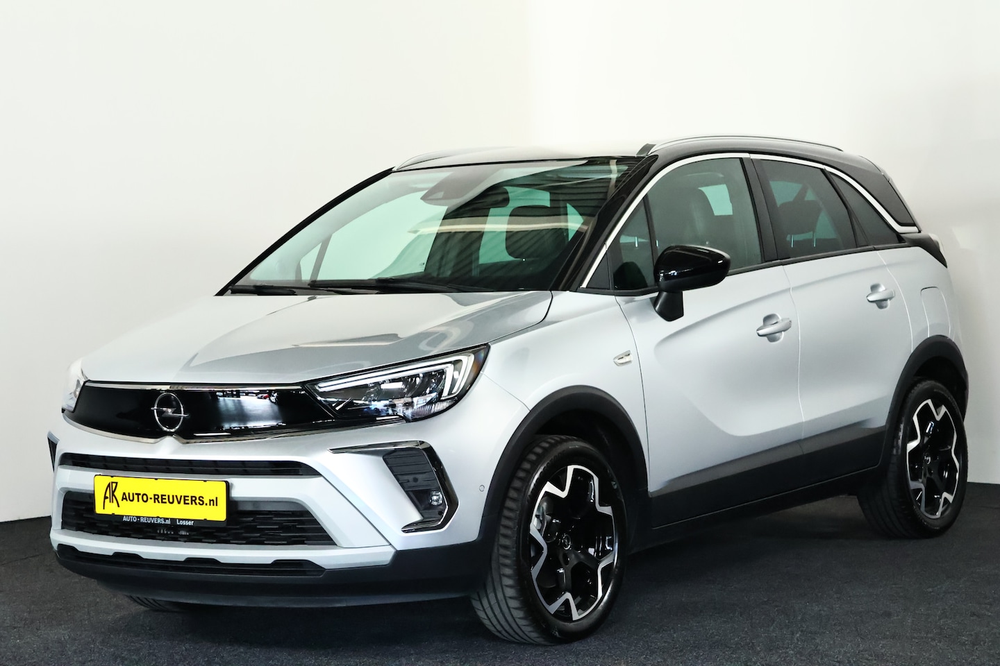 Opel Crossland - 1.2 Turbo Ultimate / LED / Navi / CarPlay / Leder / Cam - AutoWereld.nl