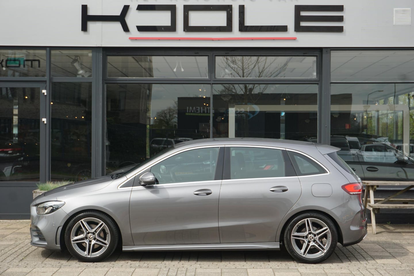Mercedes-Benz B-klasse - 180 Business Solution AMG | trekhaak - AutoWereld.nl
