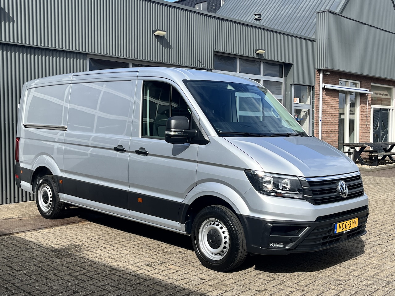 Volkswagen Crafter - 35 2.0 TDI L3H2 Airco Cruise Bleutooth verbinding Apple Carplay controle 1e eigenaar Deale - AutoWereld.nl