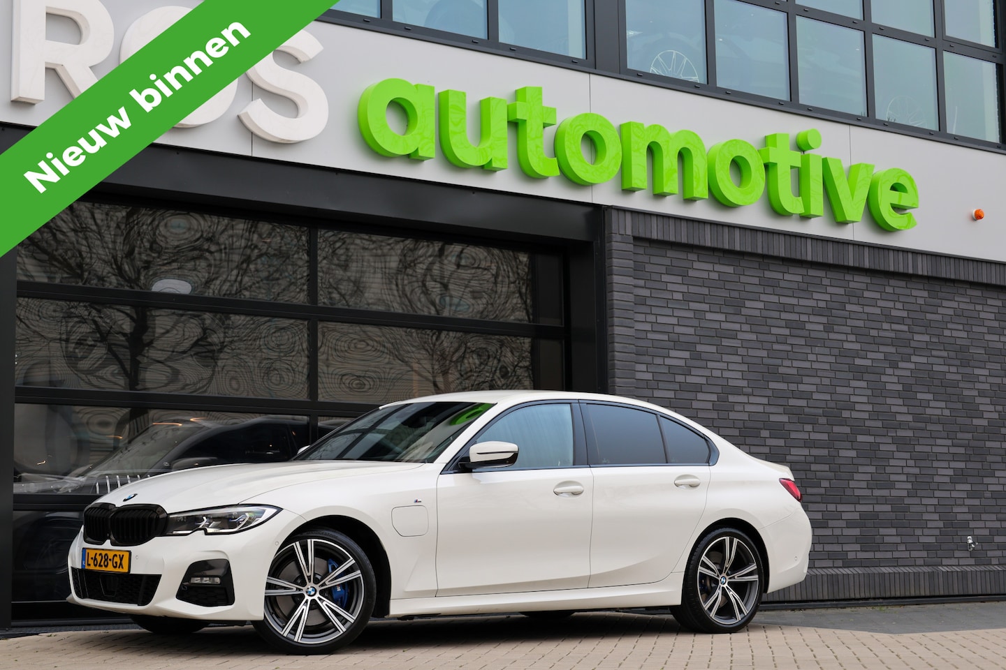 BMW 3-serie - 330e Business Edition Plus | BTW | NAP | M-SPORT | LASER | KEYLESS | 360 | LEDER | DEALER - AutoWereld.nl