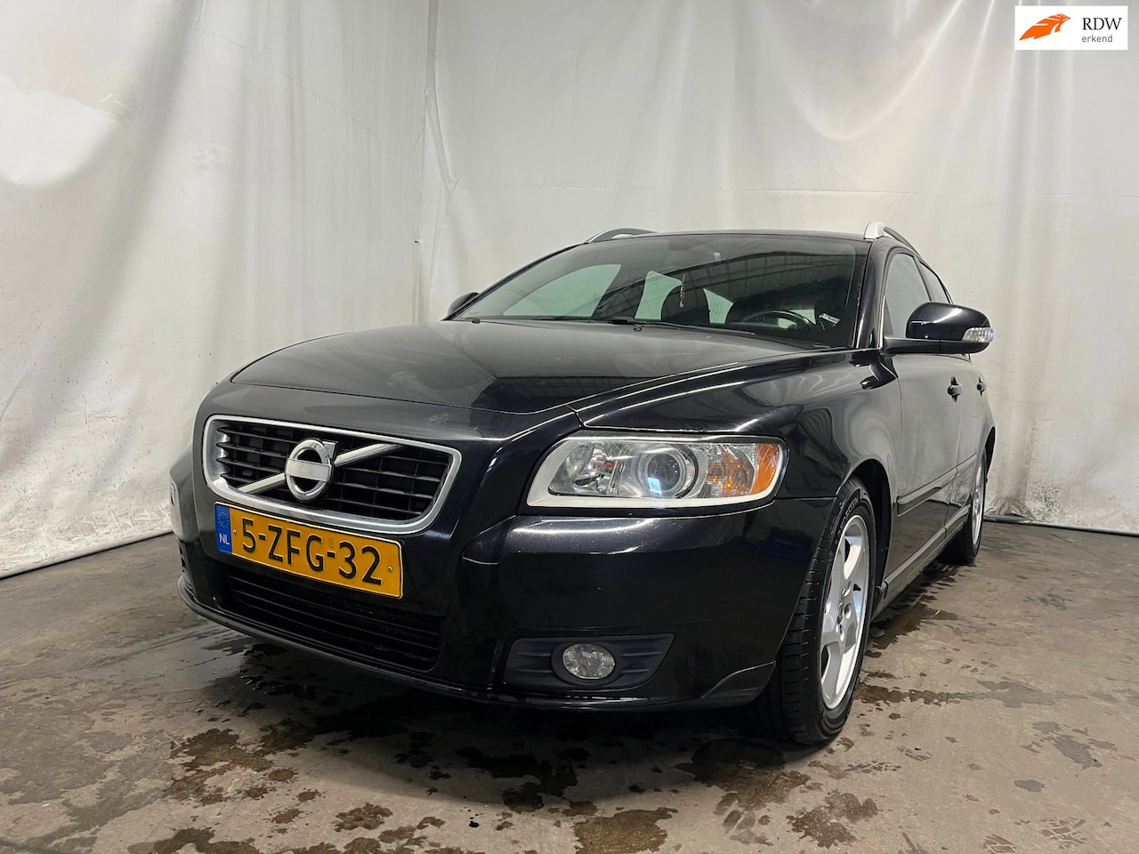 Volvo V50 - 1.6 D2 S/S R-Design Pro Edition - Motor Rookt - AutoWereld.nl