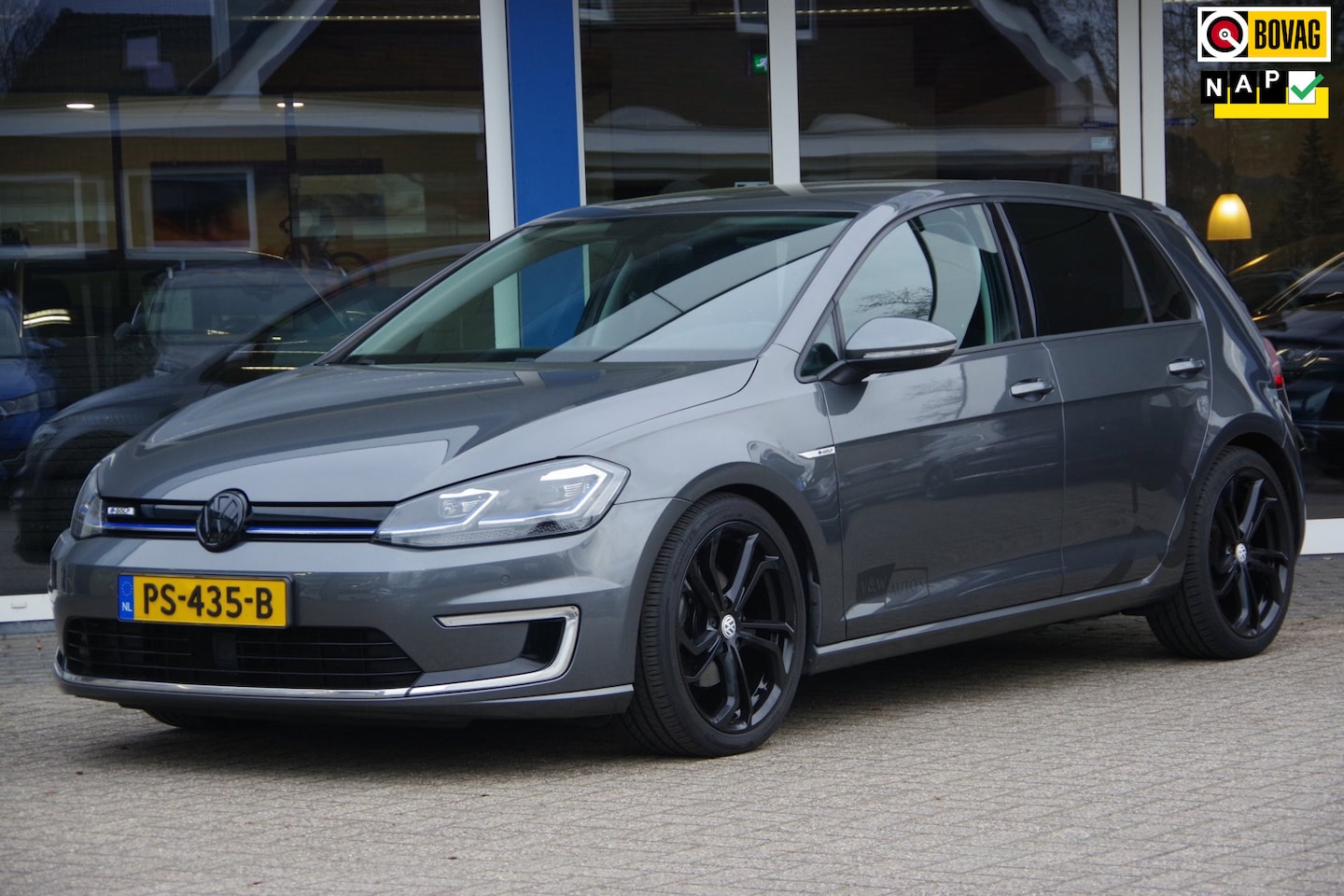 Volkswagen e-Golf - App-connect Leer Stoelverwarming 18" - AutoWereld.nl