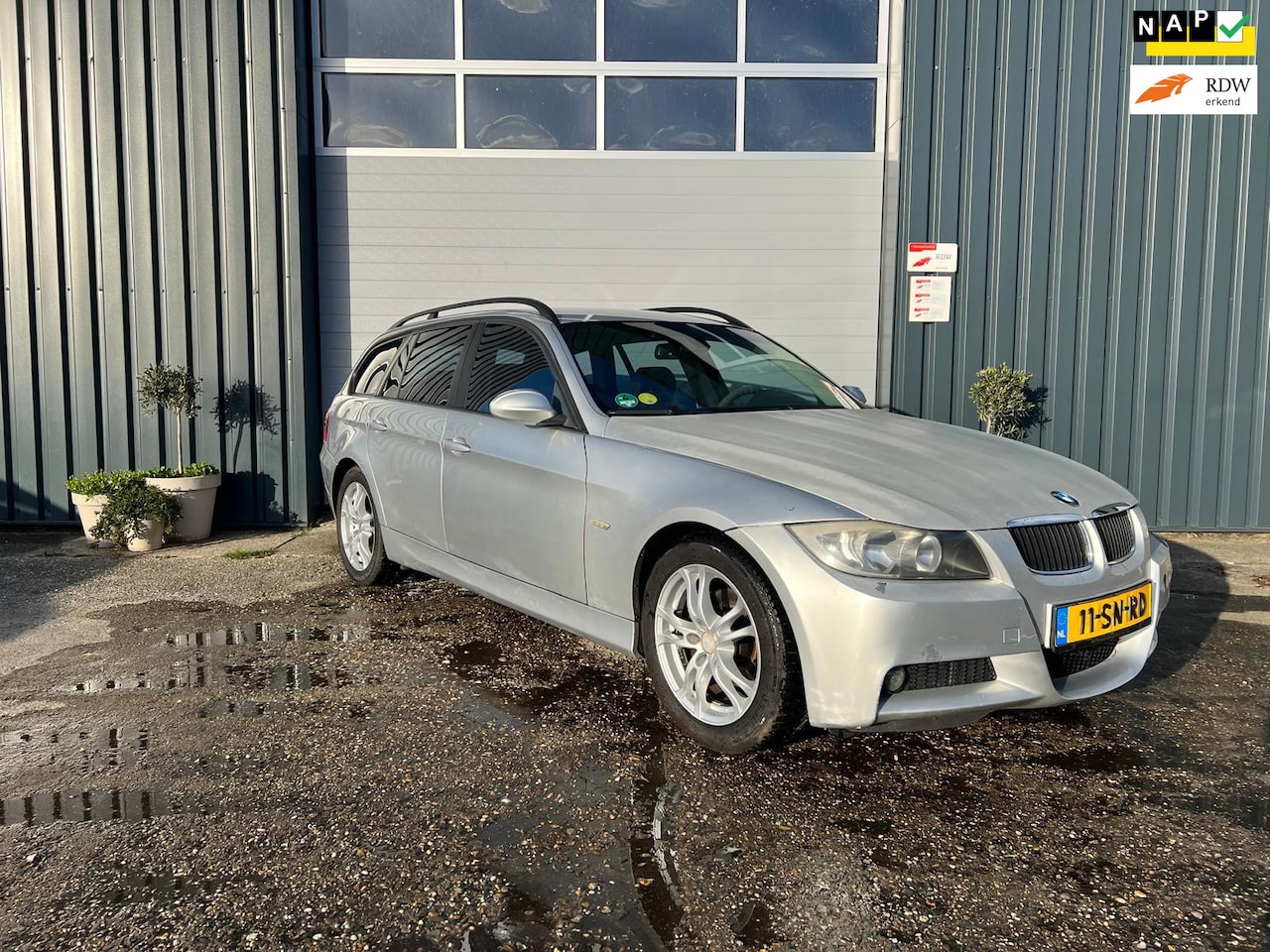 BMW 3-serie Touring - 320i High Executive /airco - AutoWereld.nl