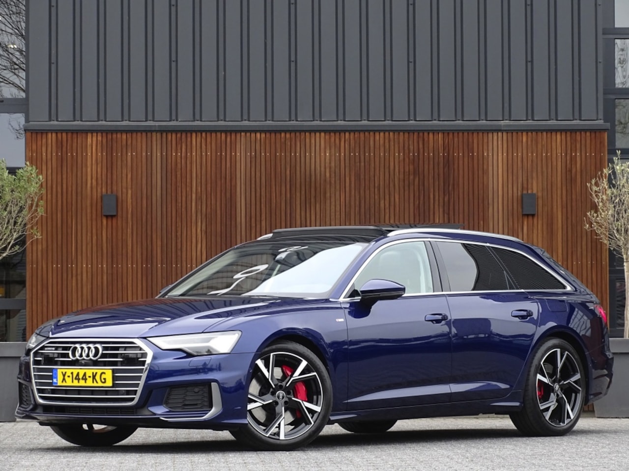 Audi A6 Avant - 55 TFSIe 367PK Quattro / S6 Edit / Pano / Matrix / 360° / carbon - AutoWereld.nl