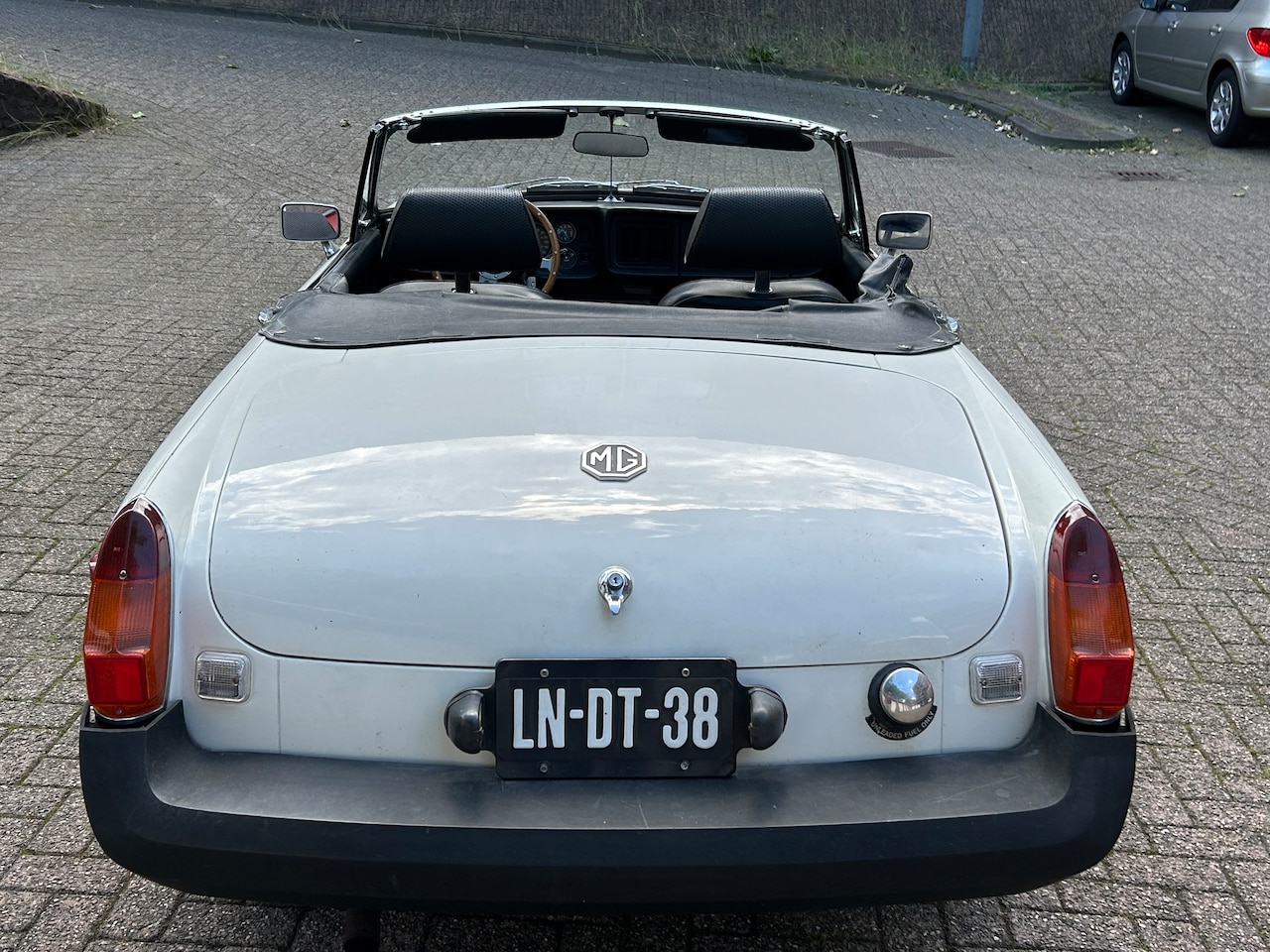 MG B type - 1.8 Roadster - AutoWereld.nl