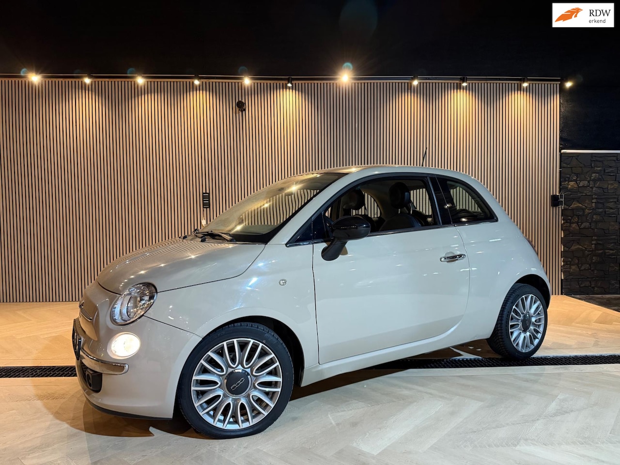 Fiat 500 - Cappucinno | Pano | Leder | Digidash - AutoWereld.nl