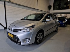 Toyota Verso - 1.8 VVT-i Automaat Pano Trekhaak Navi