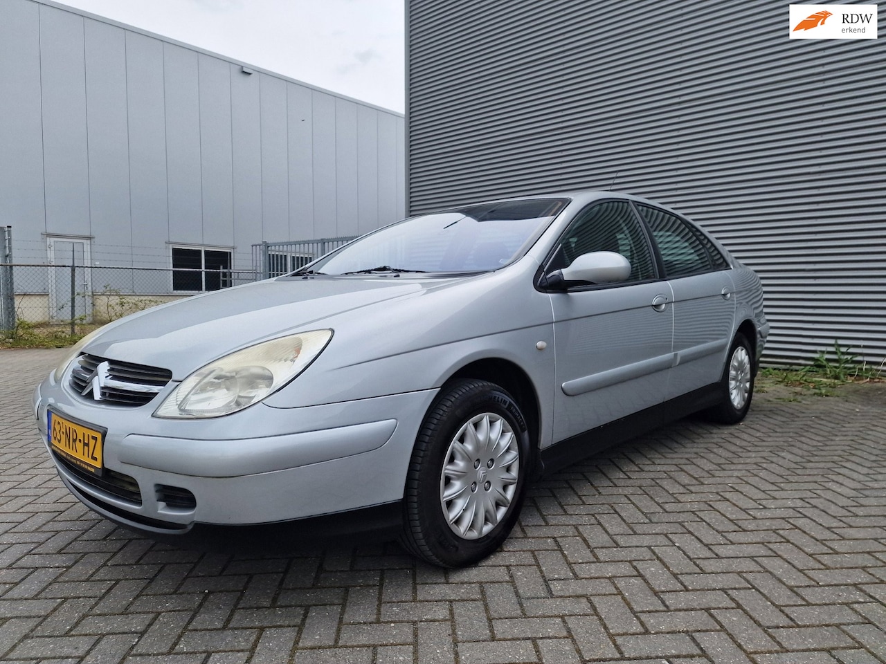 Citroën C5 - 1.8-16V Différence 2 PSENSOR CRUISE 2 X SLEUTELS - AutoWereld.nl