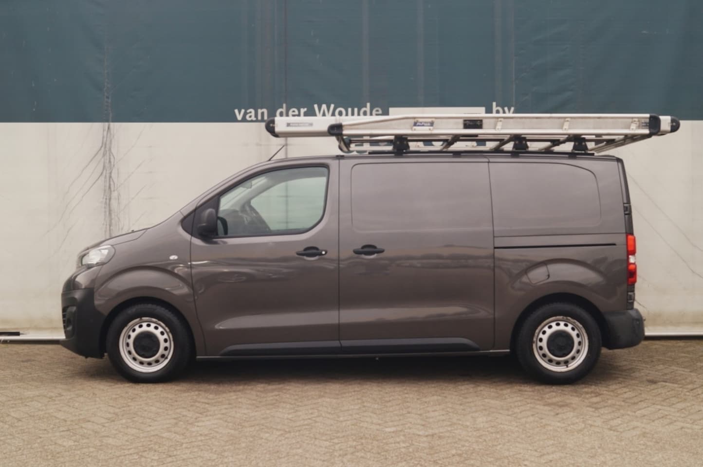 Peugeot Expert - 1.5 BlueHDI 120pk Premium -2xSCHUIFDEUR-NAVI-PDC- - AutoWereld.nl