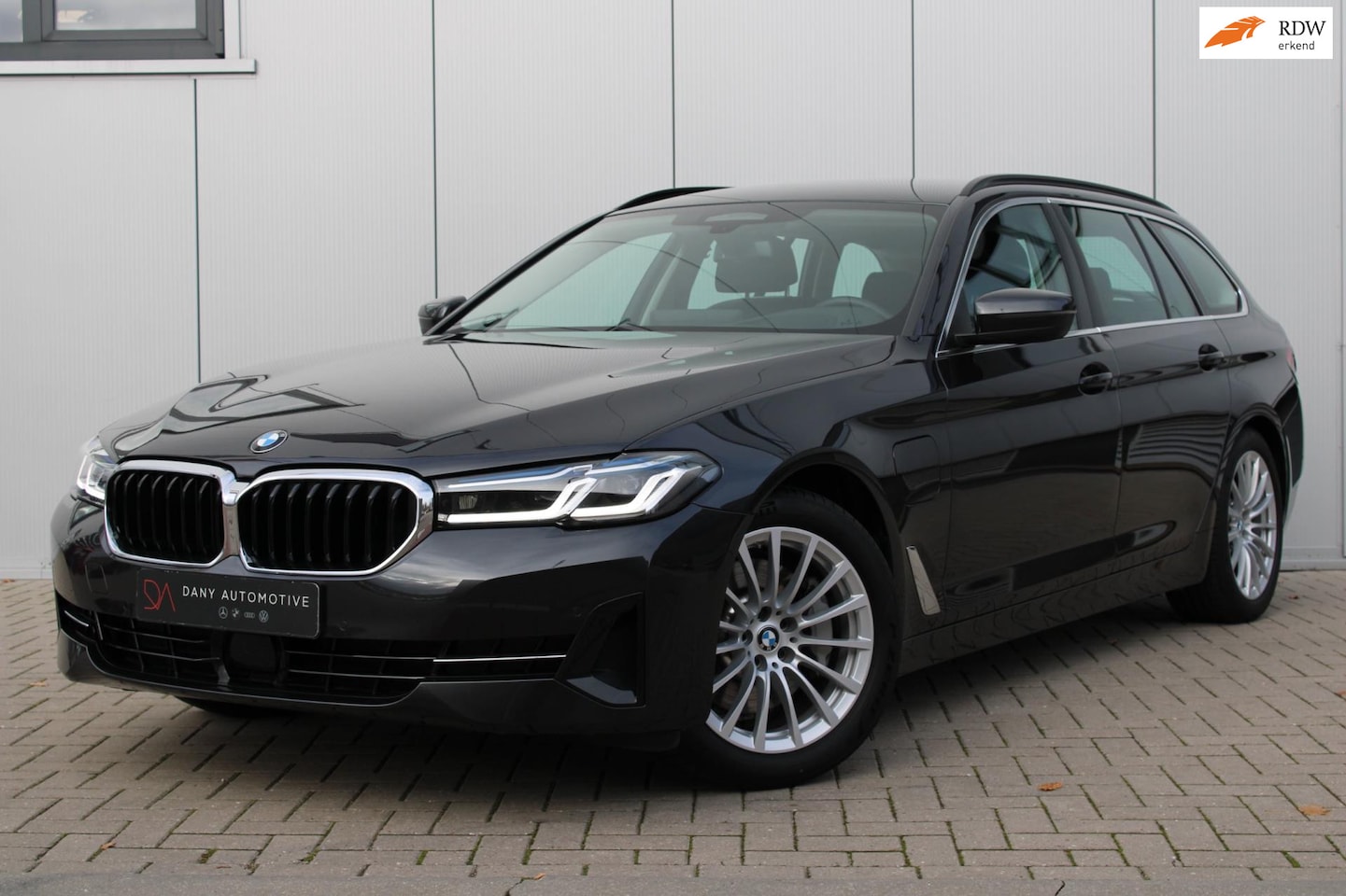BMW 5-serie Touring - 520e ACC I LASER I KEYLESS I EL. TREKH. I MEMORY I CARPLAY I CAM I SFEERVERL. I EL. KOFFER - AutoWereld.nl