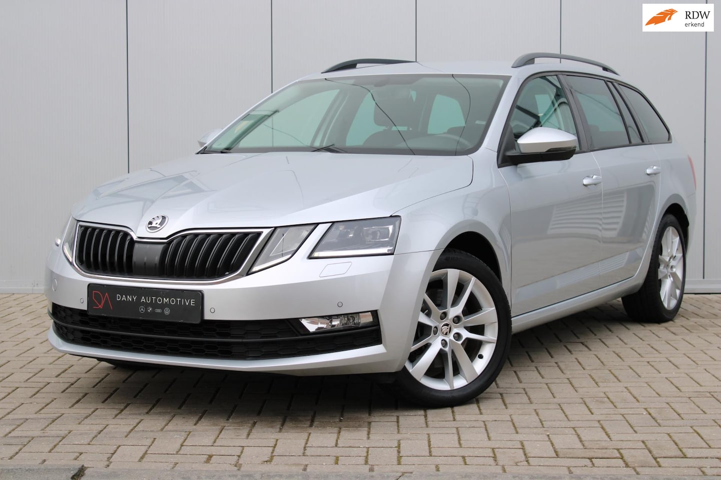 Skoda Octavia Combi - 1.8 TSI DSG Clever CARPLAY I CRUISE I CAMERA I LED I CLIMA I STOELVERW. I - AutoWereld.nl