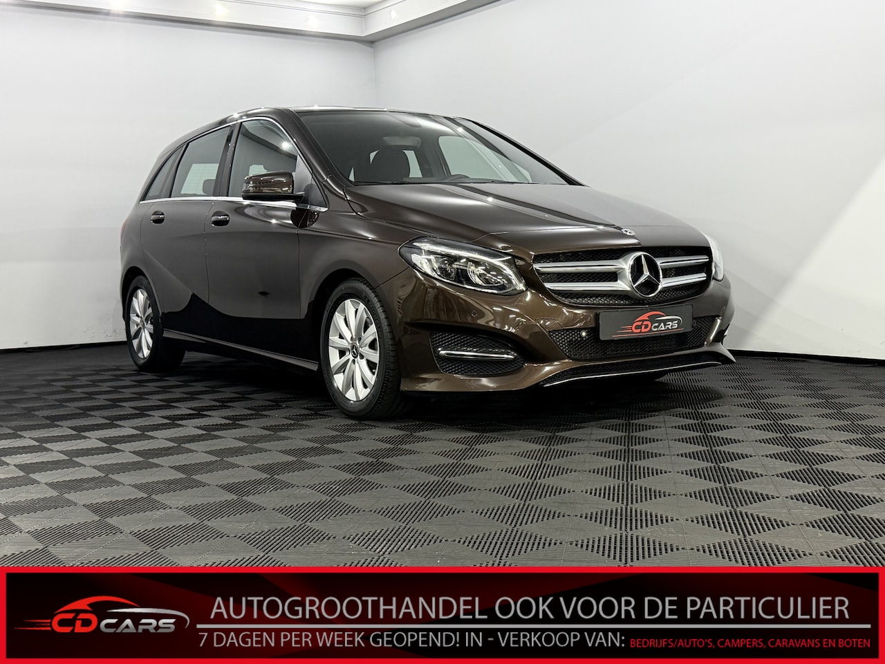 Mercedes-Benz B-klasse - 180 d Business Airco, Camera, Navi, Keyless start, Cruise control, Lichtmetalen velgen, St - AutoWereld.nl