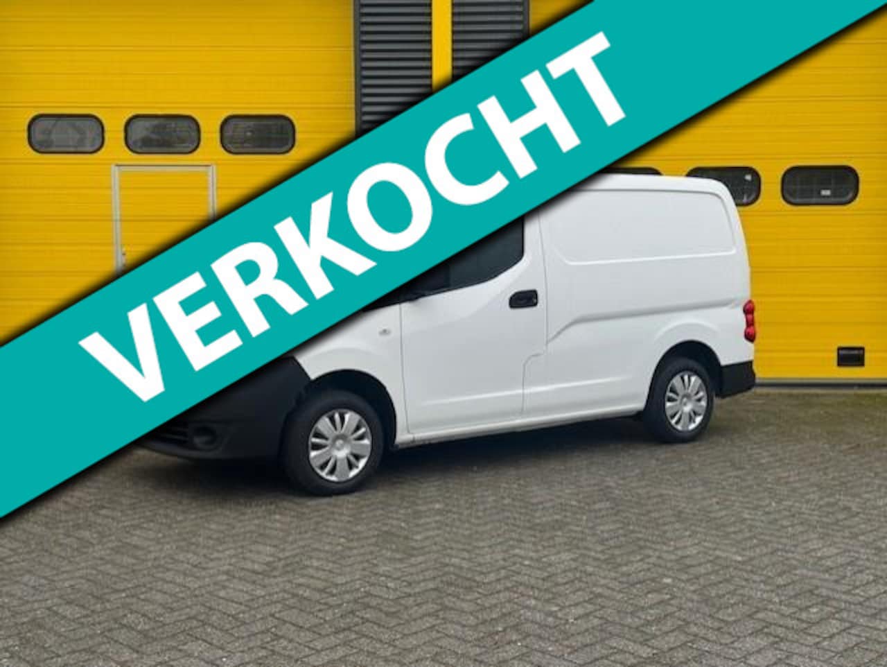 NISSAN NV200